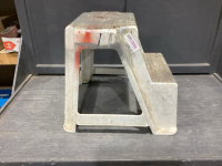 2 STEP STOOL