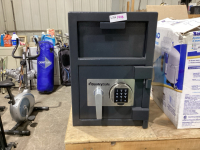 SENTRY DEPOSIT SAFE, MANUAL INCLUDED