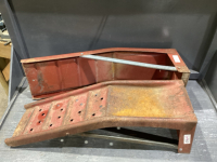 SET OF METAL RAMPS,