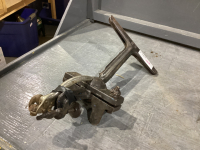 "TAINTER" LARGER SAW VICE AND SAW SET W/ SWIVEL BALL