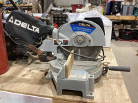 DELTA 10" COMPOUND MITRE SAW - TABLETOP