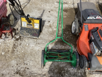 Manual reel mower