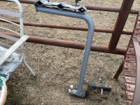 Bike carrier with hitch