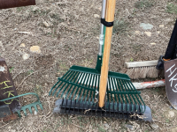 Bundle leaf rake, dethatching rakes