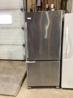 AMANA STAINLESS FRIDGE W/ BOTTOM FREEZER