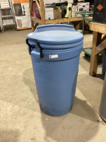 RUBBERMAID ROLLING BLUE GARBAGE PAIL - PLASTIC