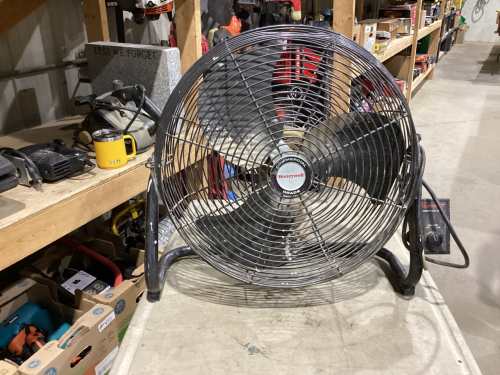 HONEYWELL FLOOR FAN