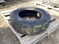(1) KUMHO CRUGEN TIRE- 235/65 R17....104H