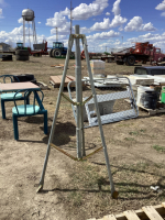 METAL TRIPOD- SATELLITE TRIPOD