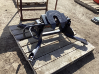 CURT E16 FIFTH WHEEL HITCH