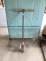 MANUAL POST HOLE AUGER