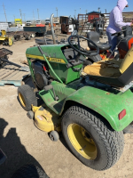 John Deere 214 riding lawnmower ( PARTS )