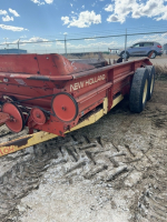 New Holland 679 tandem spreader
