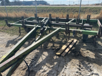 John Deere 12 foot chisel plough