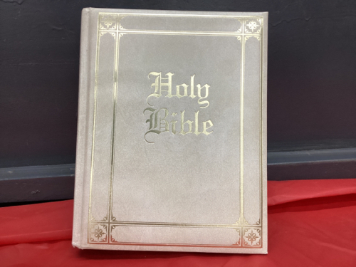HOLY BIBLE - KING JAMES VERSION