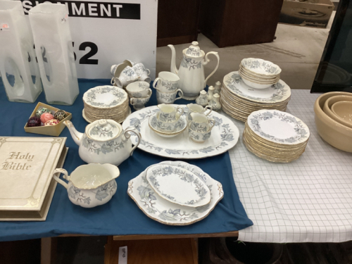 ROYAL ALBERT "SILVER MAPLE" CHINA