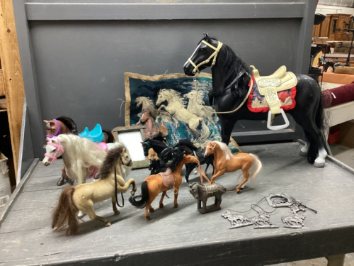 BOX W/ PLASTIC HORSES, HORSE WIND CHIMES AND PICTURE FRAME AND NEEDLEPOINT PICTURE