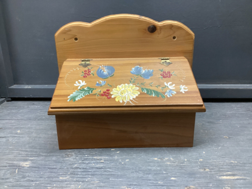 WALL MOUNT MAIL BOX