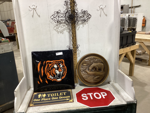 METAL TIGER SIGN, METAL CROSS