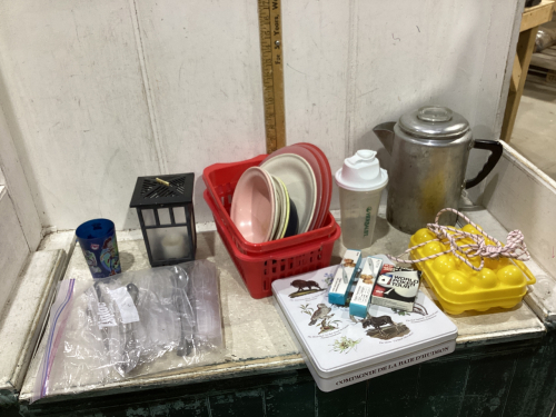 CAMPING DISHES AND METAL FILE RACK