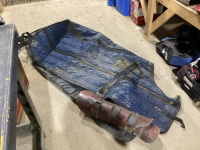 BOX W/HORSE BLANKET + SHIPPING BOOTS