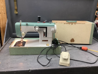 VINTAGE BAYCREST PORTABLE SEWING MACHINE IN CASE