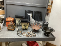 METAL DECOR ITEMS - (2) CONTAINERS W/ LIDS, (2) SMALL GARBAGE CANS, (2) BOWLS, TIN "DOG", ETC