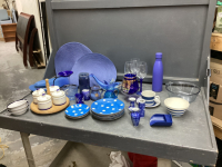 COLLECTION OF BLUE HOUSEHOLD & DECOR ITEMS