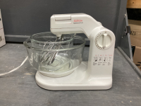SUNBEAM MIXMASTER W/ GLASS BOWLS