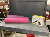 (2) YOGA MATS & FITNESS BALL