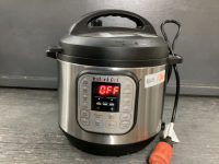 INSTANT POT PRESSURE COOKER - 6 QT