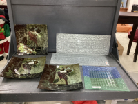 (4) GLASS DECORATIVE PLATTERS & (2) METAL BLESS OUR HOME" SIGNS