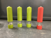 (4) BATTERY OPERATED PEPPER MILLS