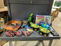 TOTE OF BEYBLADES W/ARENA + DINOSAUR R/C CARS, GAME + OTHER TOYS