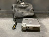 DELL DLP FRONT PROJECTOR W/CASE