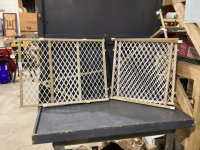 2 METAL + PLASTIC PET GATES