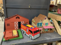 3 ITEMS- PLASTIC BARN , LITTLE WOODZIES HOUSE, FIRE TRUCK