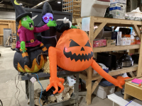 3 HALLOWEEN INFLATABLES