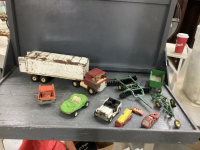 VINTAGE METAL TOYS -