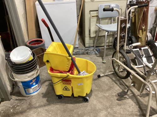 RUBBERMAID COMMERCIAL MOP BUCKET