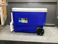IGLOO ROLLING COOLER