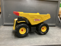 LARGE TONKA DUMP TRUCK