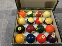 FULL SET OF BILLARD BALLS