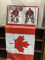 GOALIES 2002 CANADIAN HOCKEY TEAM + CANADIAN FLAG W/POLE