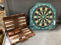 ELECTRONIC DART BOARD + BACKGAMMON GAME W/CASE