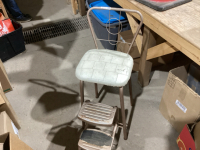 VINTAGE STEP STOOL