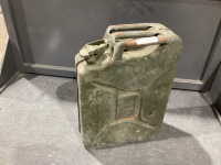 METAL GAS CAN