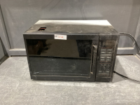 MAGIC CHEF MICROWAVE