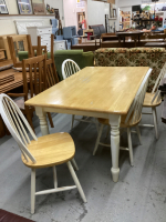 WOOD KITCHEN & (4) CHAIRS