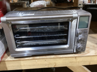 BREVILLE TOASTER OVEN
